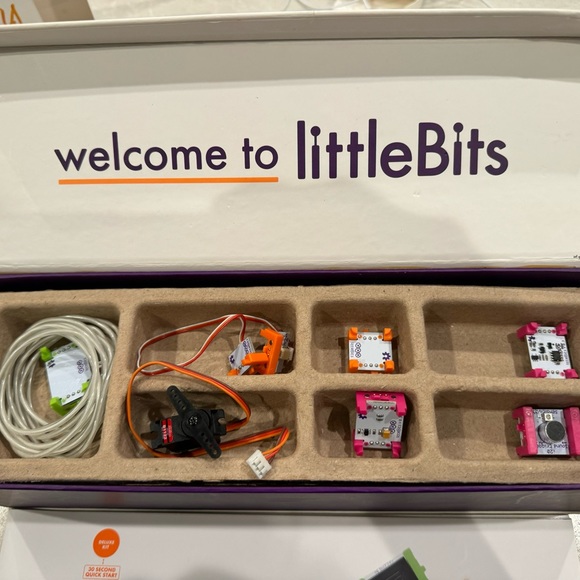 Little Bits Deluxe Circuit Kit and STEM Toy Ages 8+ - Picture 11 of 16